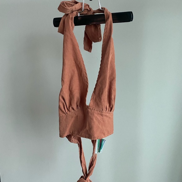Urban Renewal Halter Top- ISO - SEARCHING FOR/TRADE - Picture 6 of 8